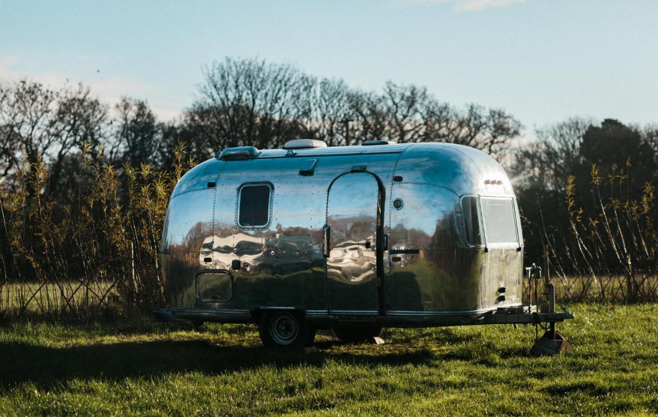 Silver Airstream Glamping & Rental Chichester Luaran gambar