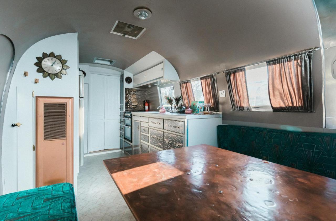 Silver Airstream Glamping & Rental Chichester Luaran gambar