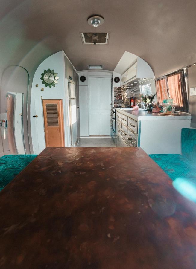 Silver Airstream Glamping & Rental Chichester Luaran gambar