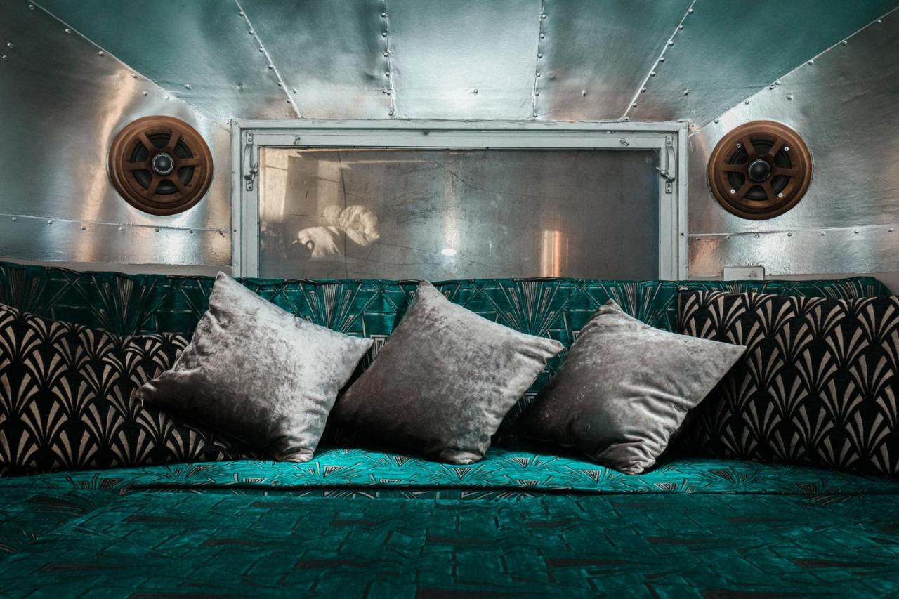 Silver Airstream Glamping & Rental Chichester Luaran gambar