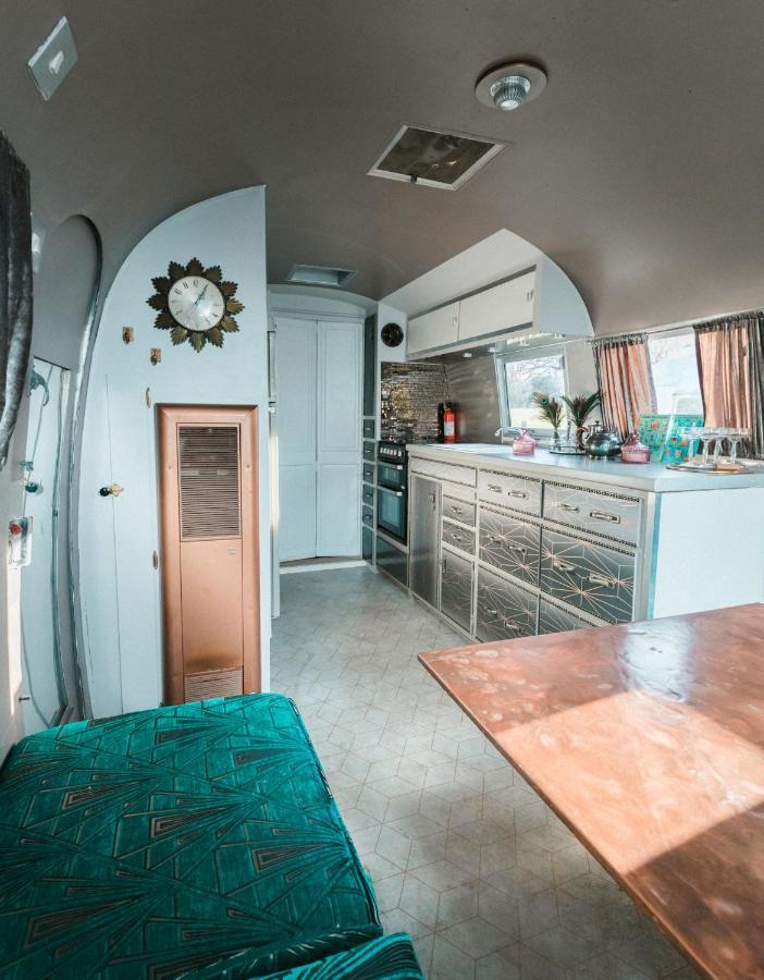 Silver Airstream Glamping & Rental Chichester Luaran gambar