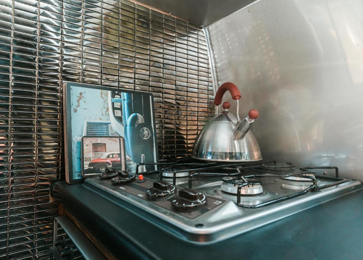 Silver Airstream Glamping & Rental Chichester Luaran gambar
