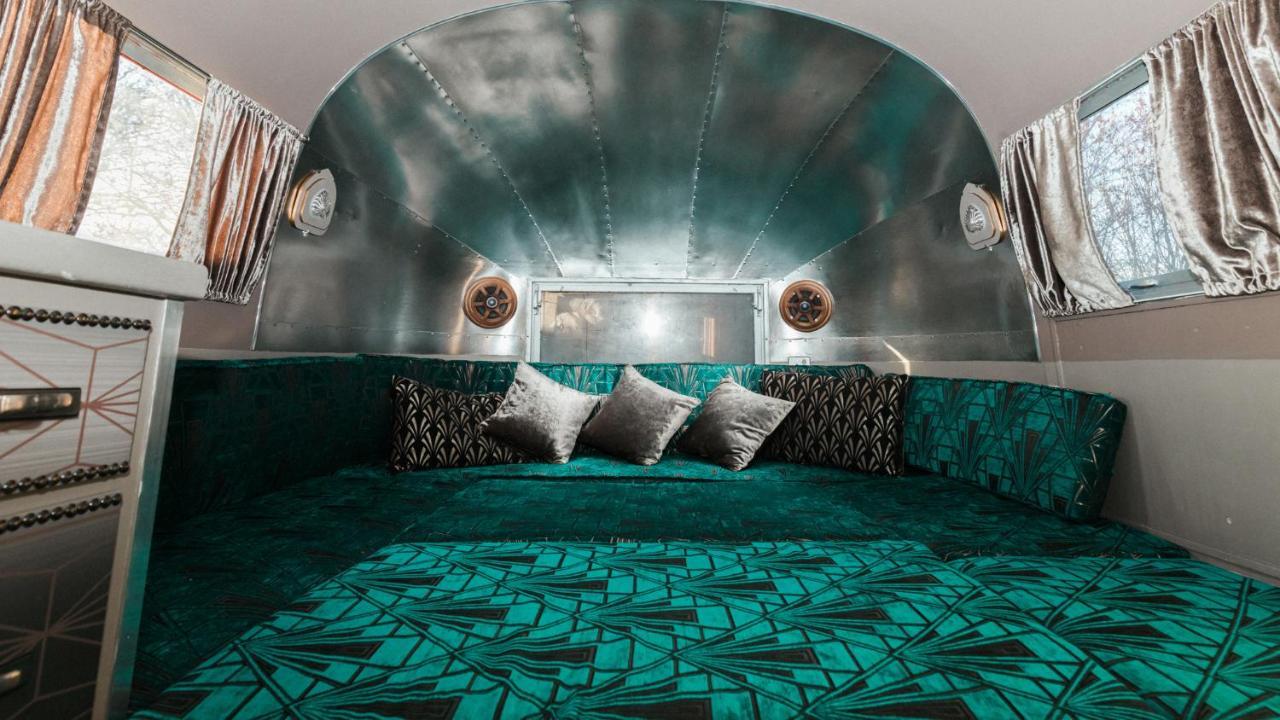 Silver Airstream Glamping & Rental Chichester Luaran gambar