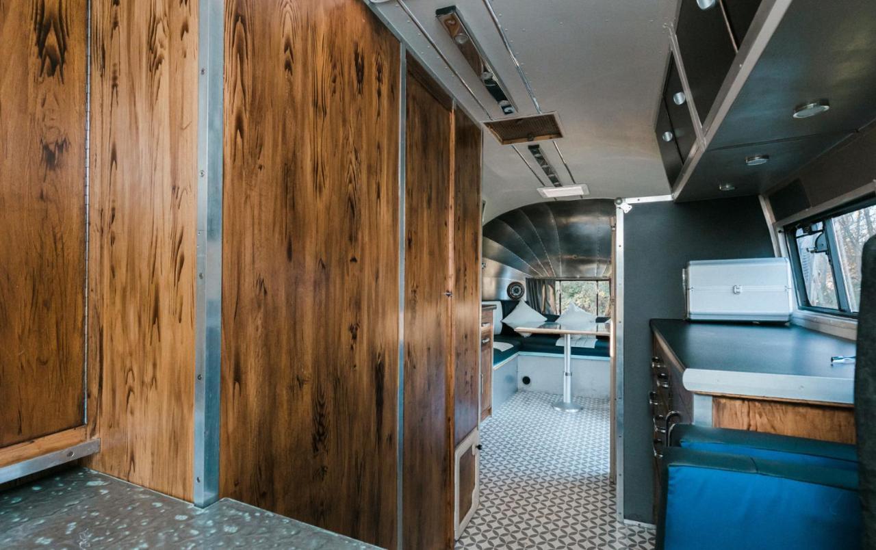 Silver Airstream Glamping & Rental Chichester Luaran gambar