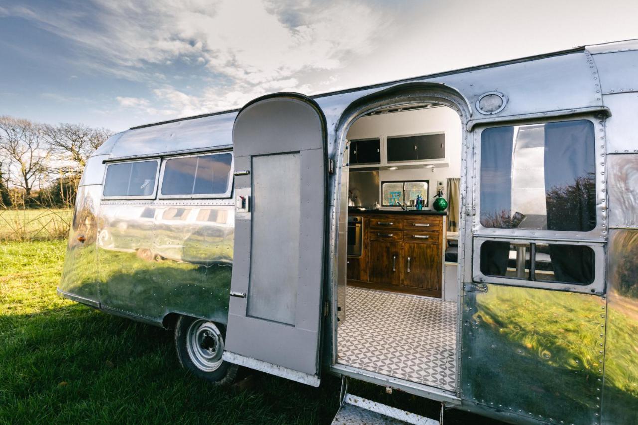 Silver Airstream Glamping & Rental Chichester Luaran gambar