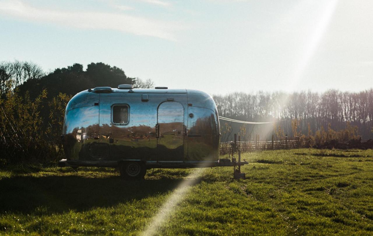 Silver Airstream Glamping & Rental Chichester Luaran gambar