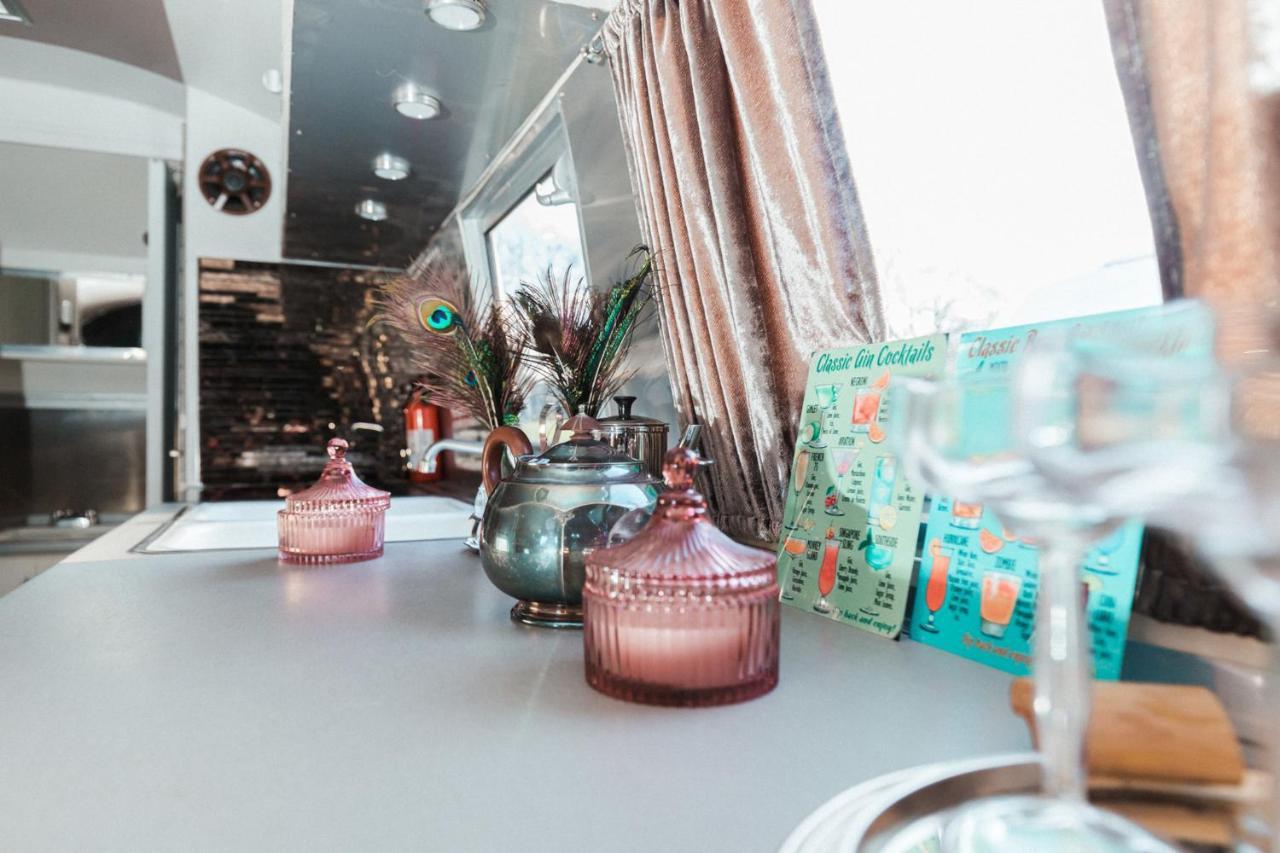 Silver Airstream Glamping & Rental Chichester Luaran gambar