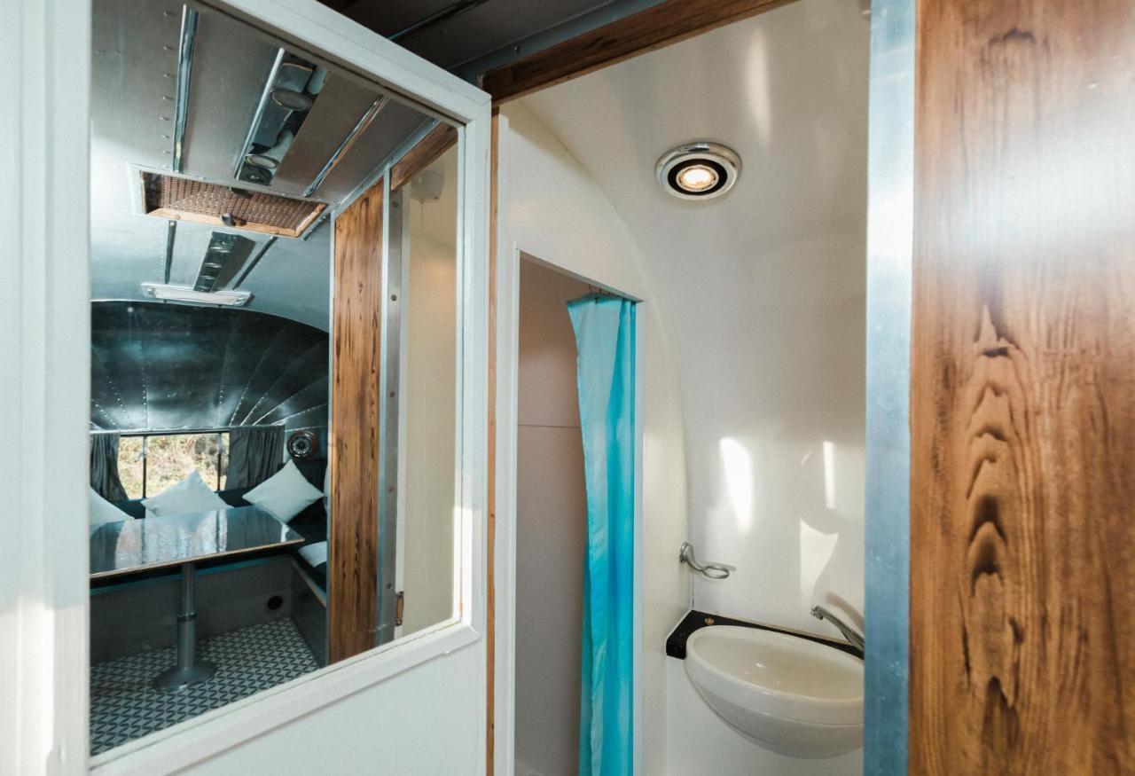 Silver Airstream Glamping & Rental Chichester Luaran gambar