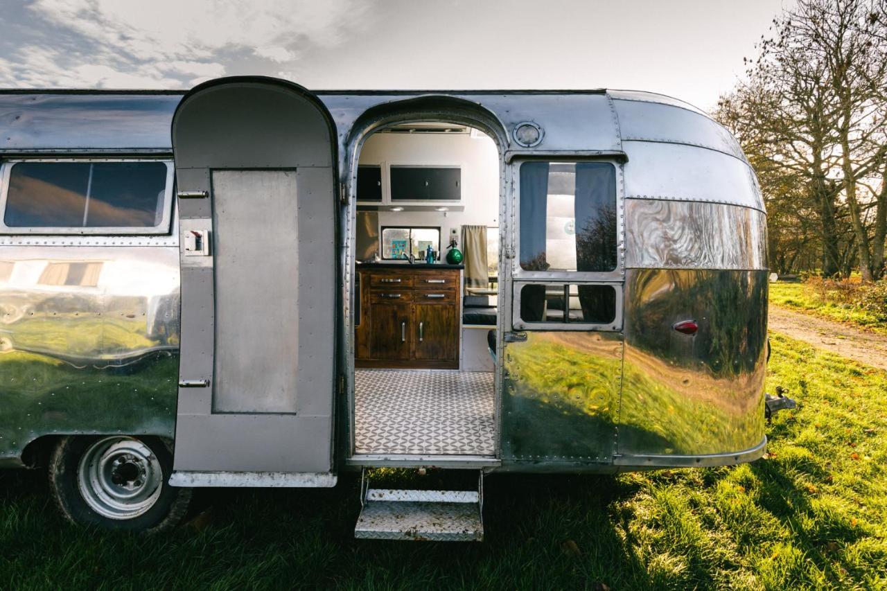 Silver Airstream Glamping & Rental Chichester Luaran gambar