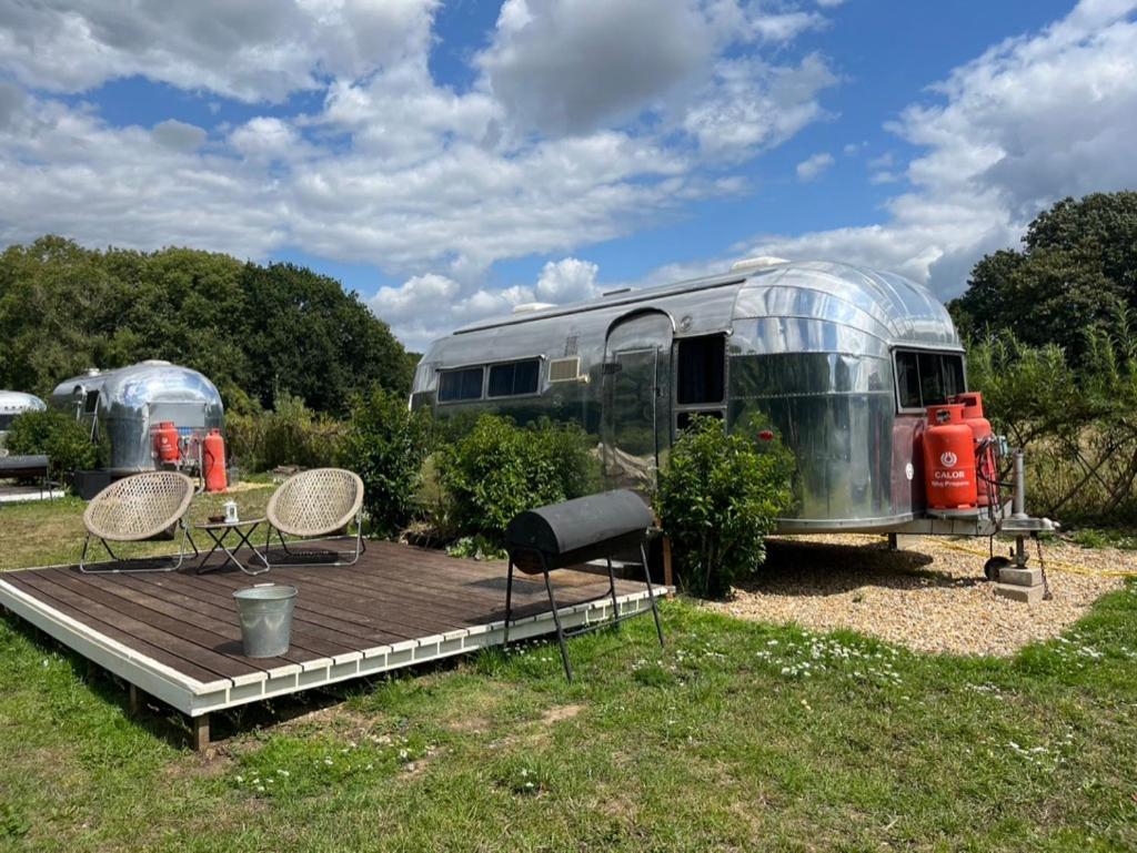 Silver Airstream Glamping & Rental Chichester Luaran gambar