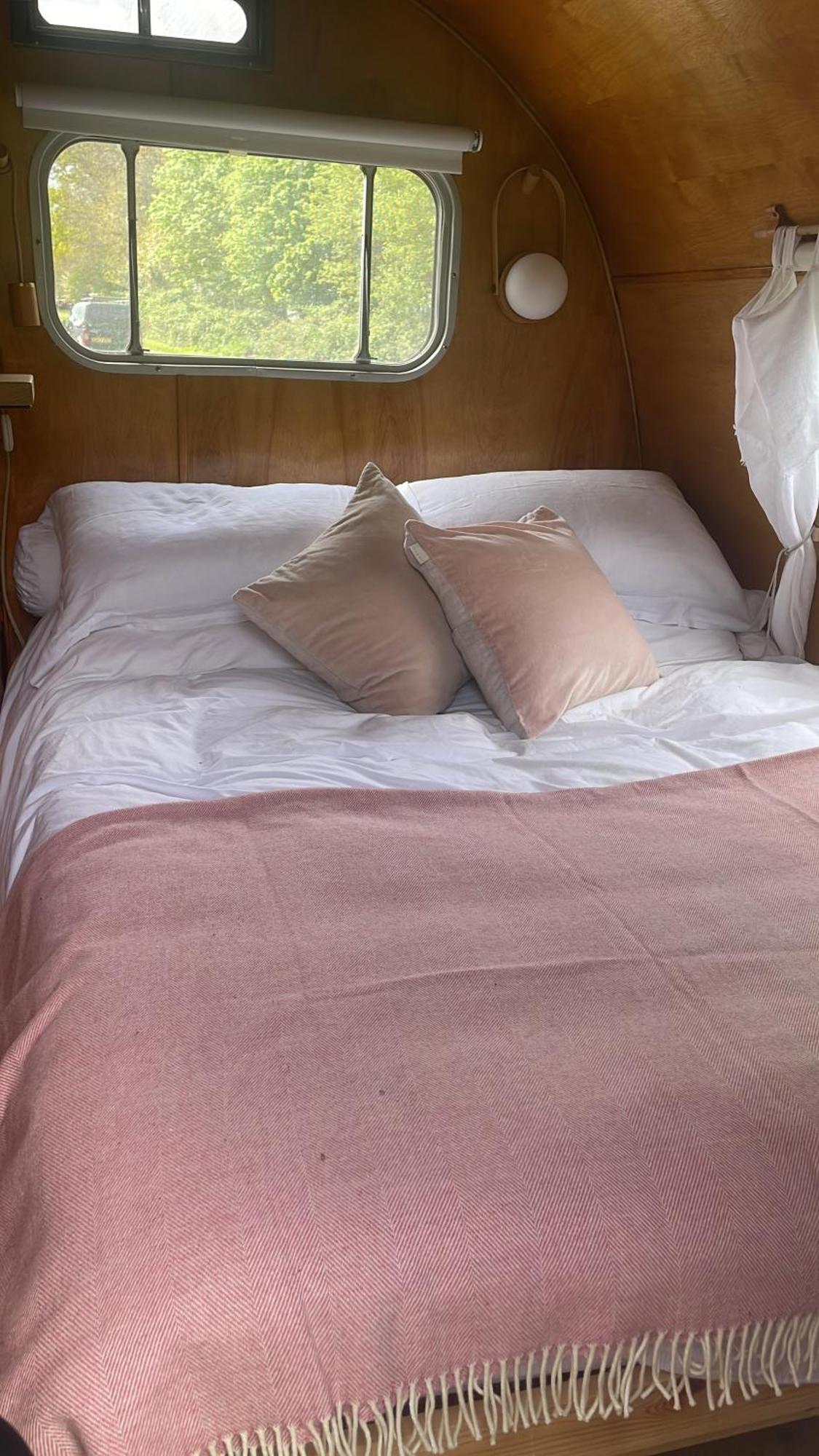 Silver Airstream Glamping & Rental Chichester Luaran gambar