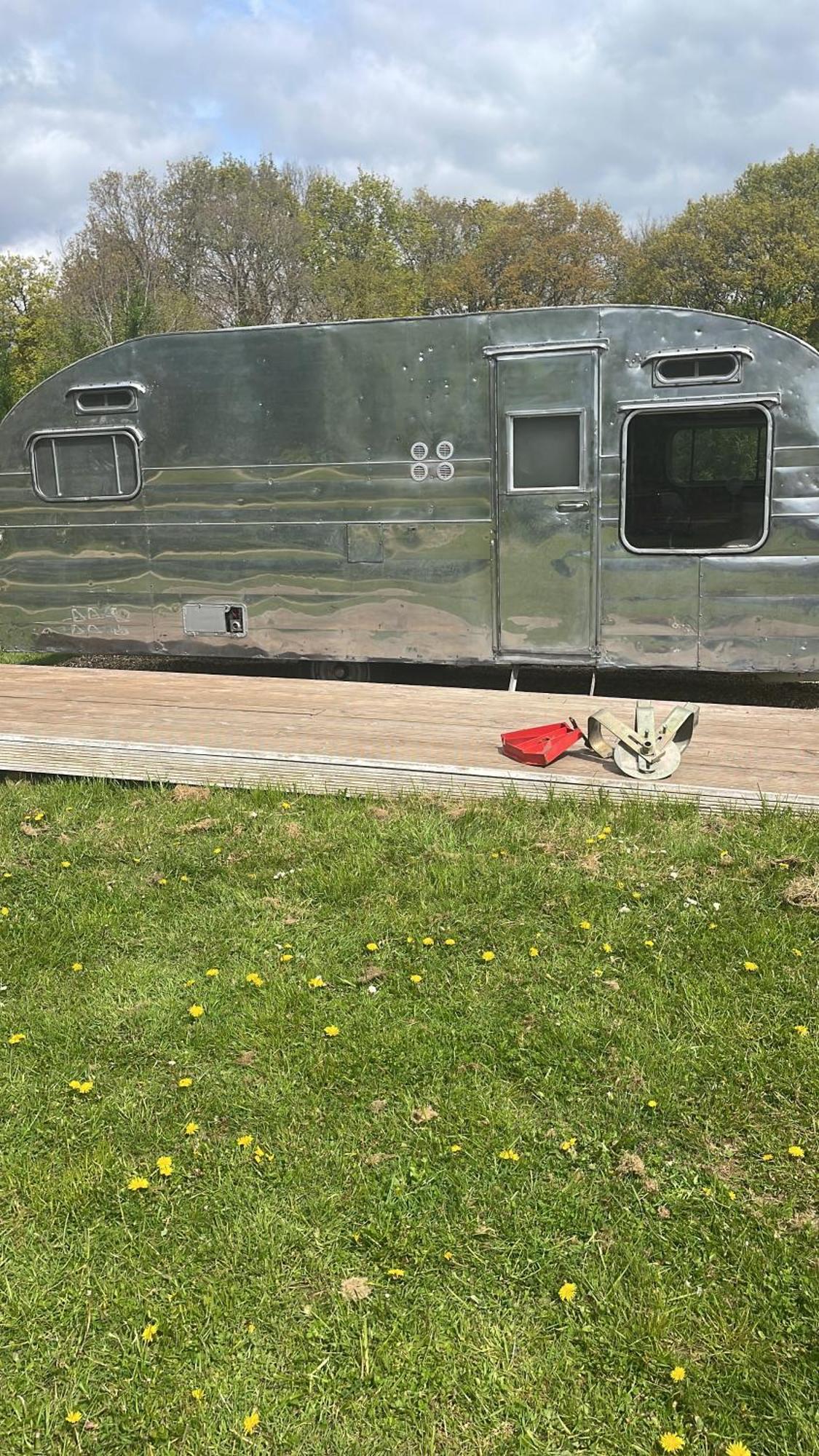 Silver Airstream Glamping & Rental Chichester Luaran gambar